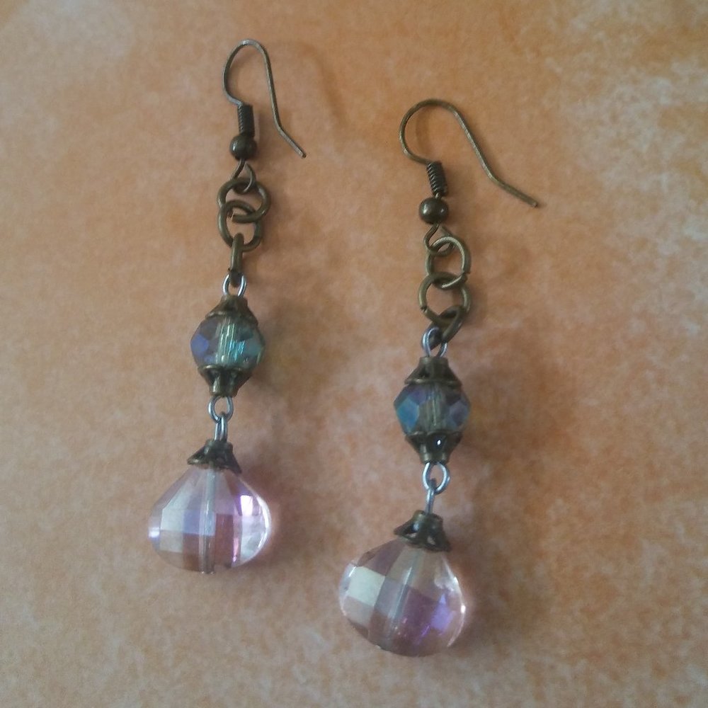 PEACHY CRYSTAL EARRINGS